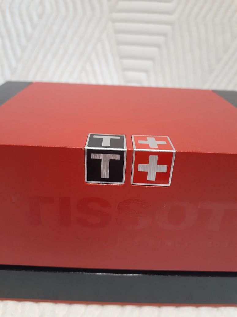 Продаеться НОВИЙ ШВЕЙЦАРСЬКИЙ кварцовийі годиник TISSOT(.Оригінал)