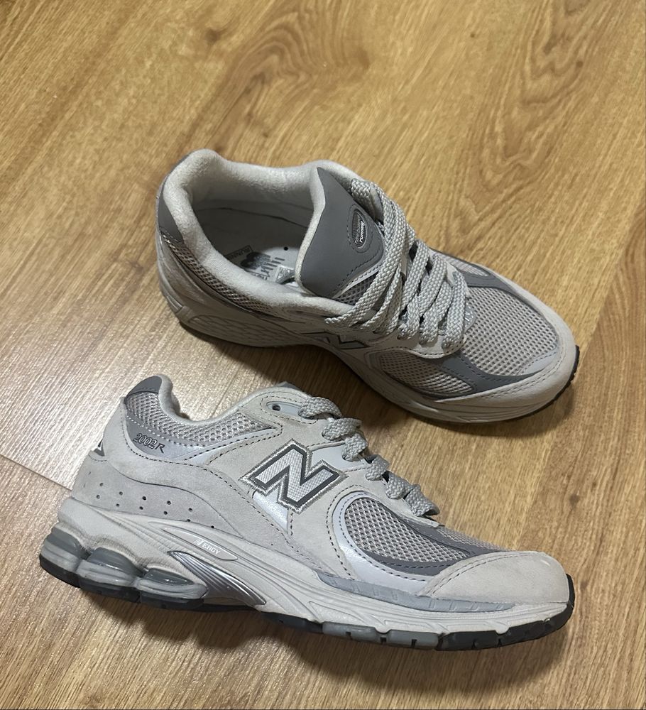 Жіночі кросівки New Balance 2002 r / оригінал/ замша