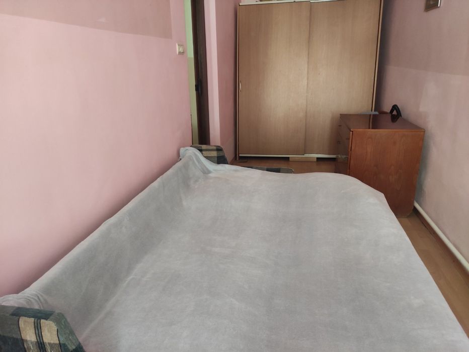 Продам 3 кімнатний півособняк в Ужгороді.