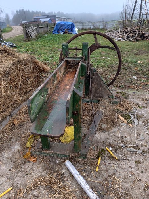 Ręczna sieczkarnia do słomy