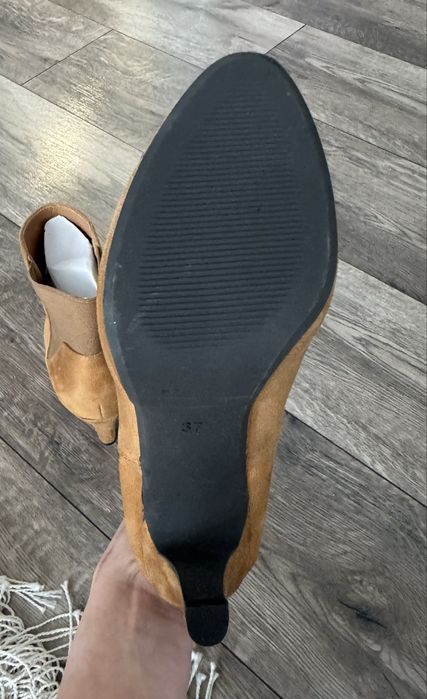 Botki na obcasie Anna Field 37