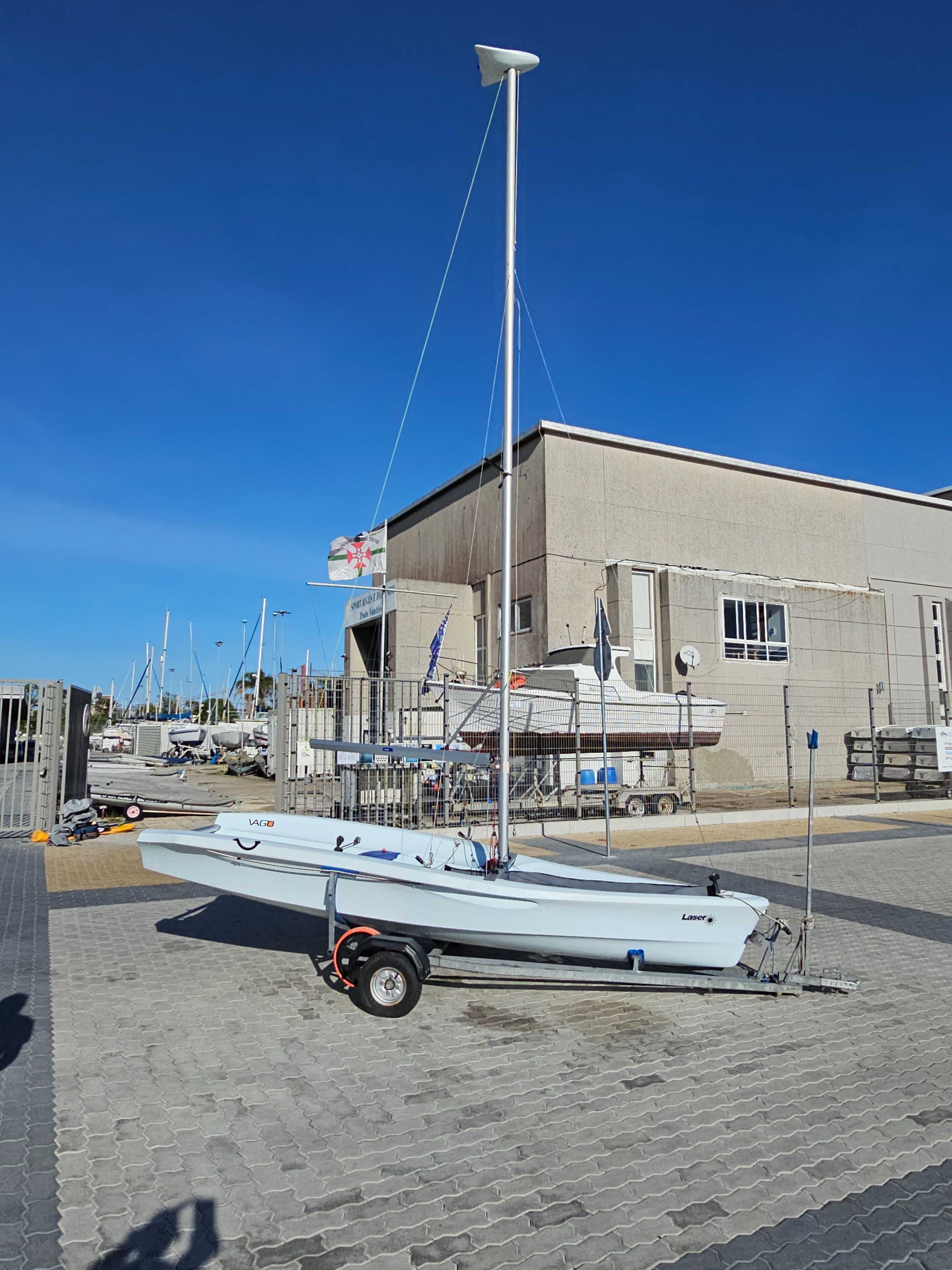 Barco a vela Laser Vago