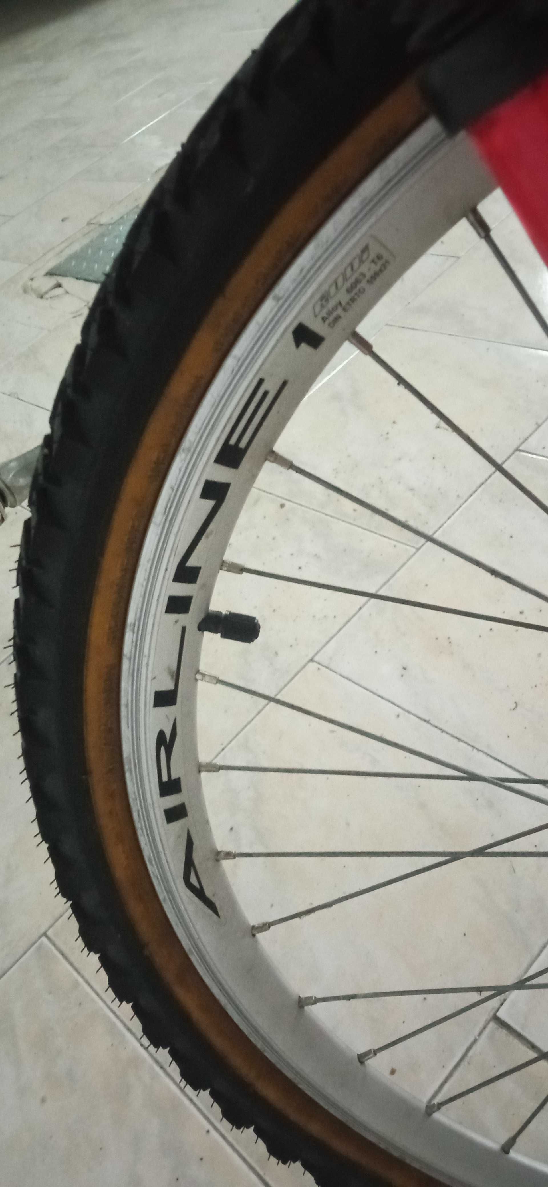Bicicleta IBA/ Shimano impecável