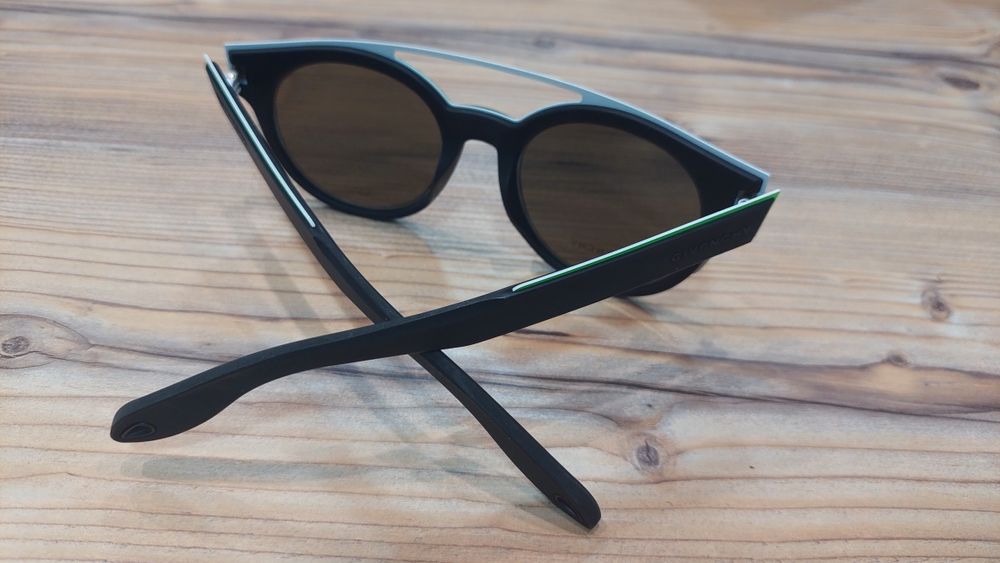 Яскраві і округлі сонцезахисні окуляри  GV7017/S 8VWEJ Givenchy!