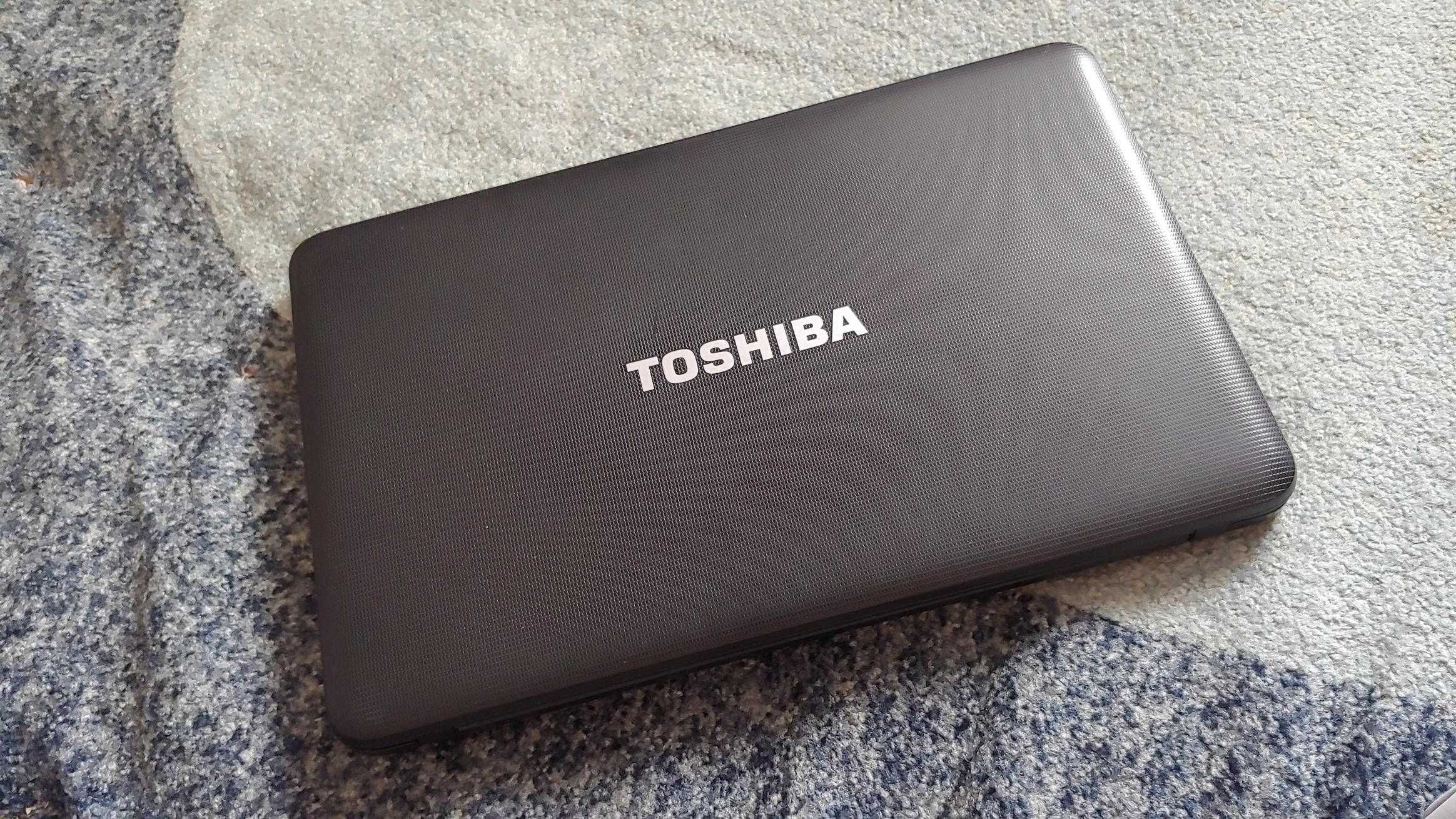 Ноутбук Toshiba C850 Батарея новая 2 ядра Озу 4Гб, Hdd 240Гб Рабочий