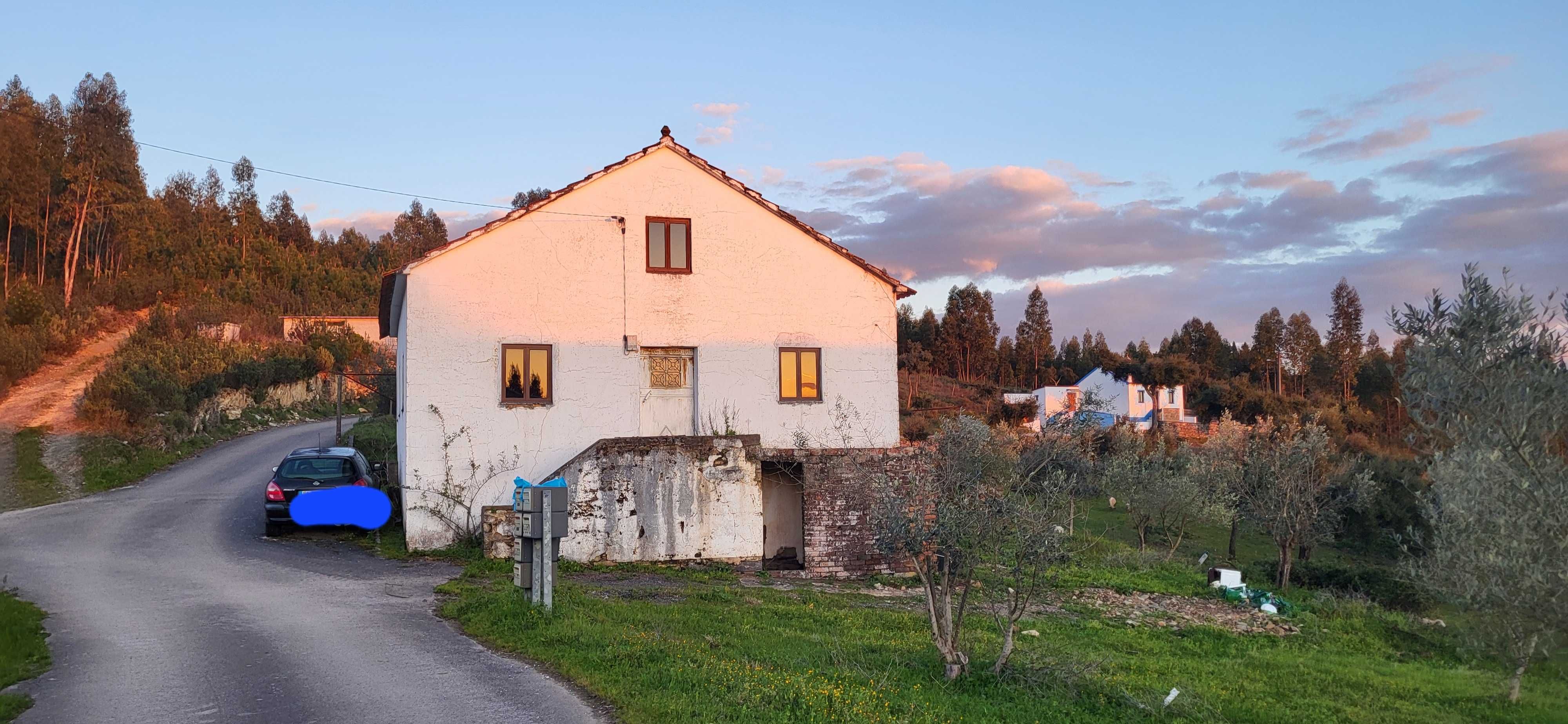 Casa em aldeia calma