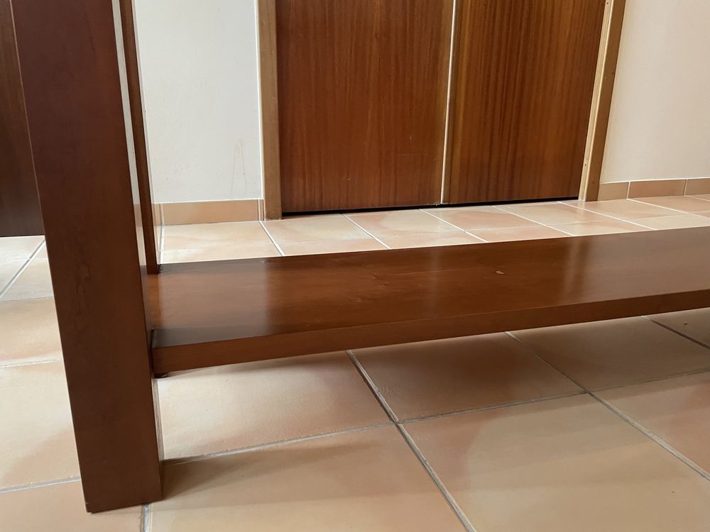 Movél de Hall em Madeira Maciça