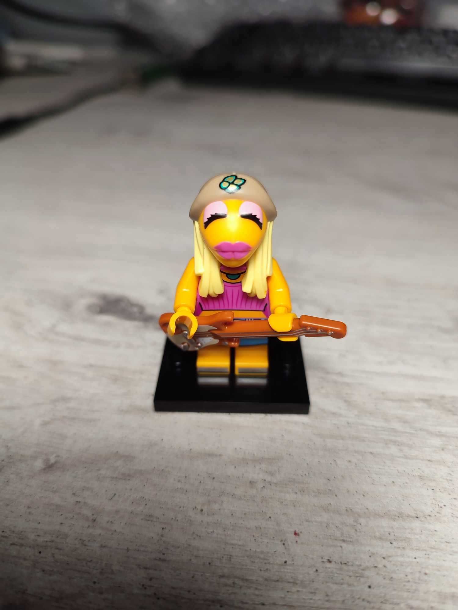 Lego Muppets Janice