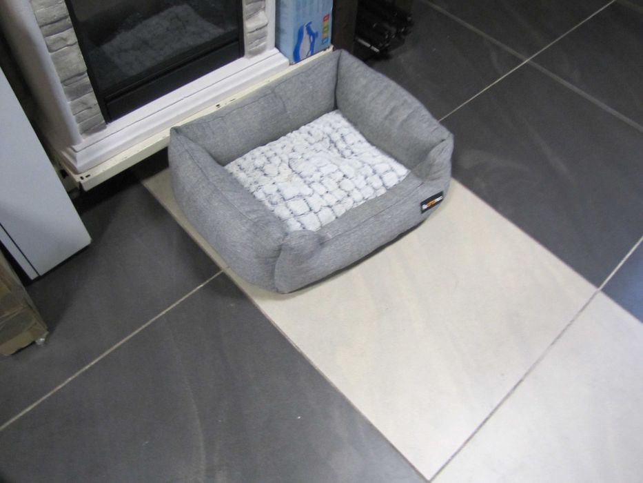 Legowisko dla psa z poduszką buda Feandrea szare