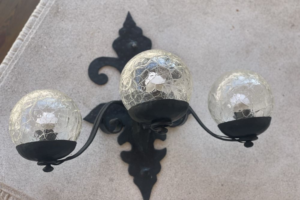 Aplique grande ferro muito antigo com globos