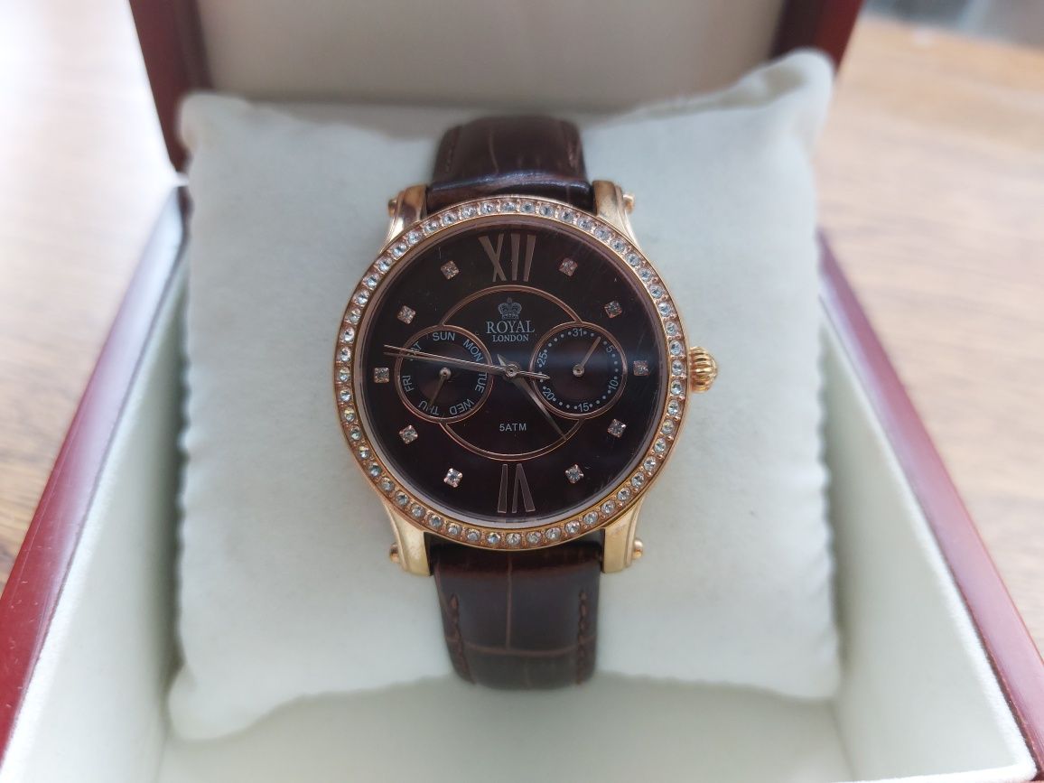 Продам женские наручные часы Royal Lonbon 21306-05