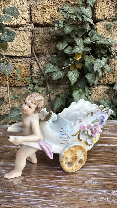 Статуэтки пары фарфровые глазурь и бисквит, из Европы