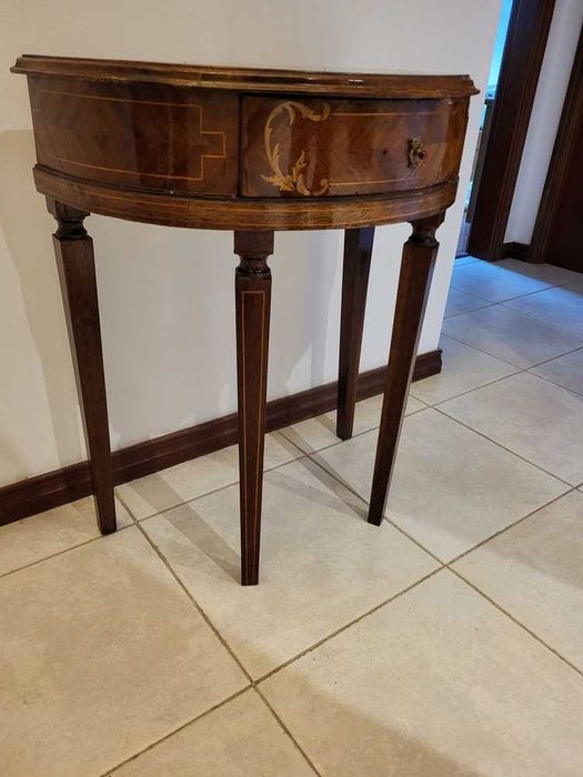 Mesa Meia Lua D. Maria