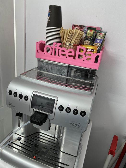 Здається місце для майстра манікюру та педикюру