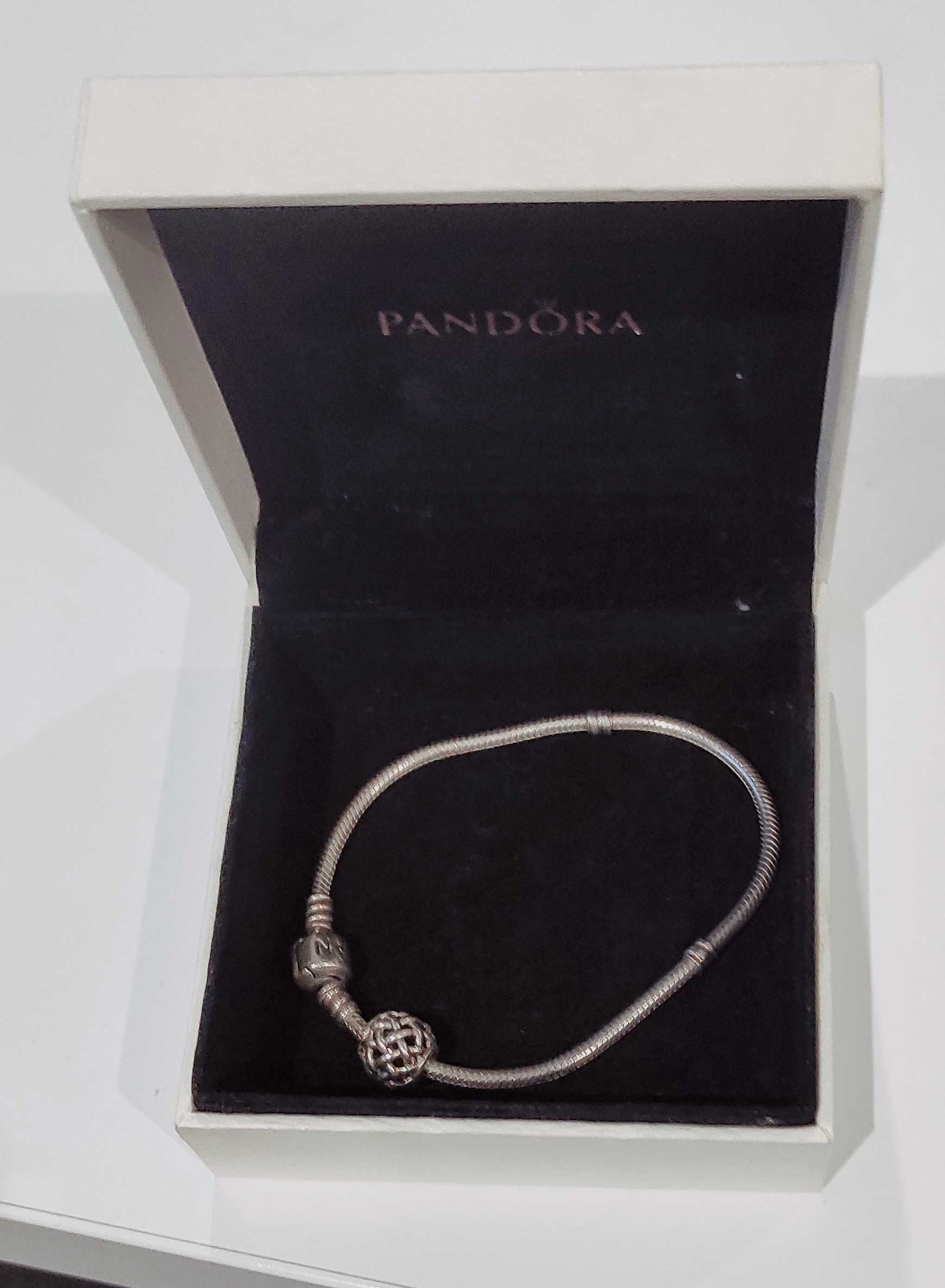 Оригінальний браслет Pandora з намистиною