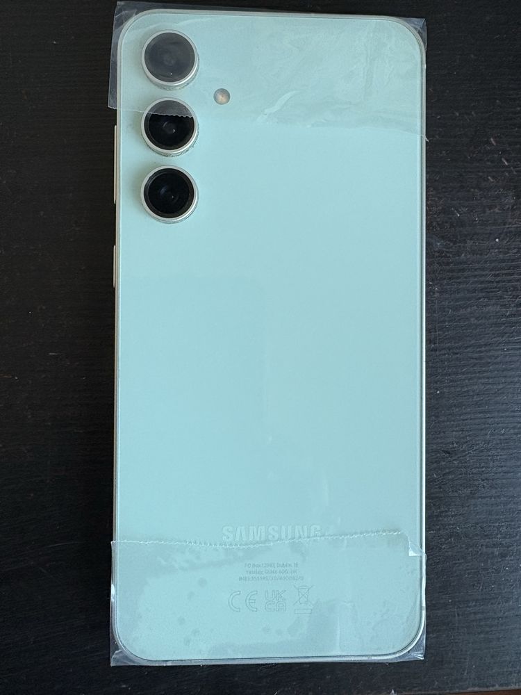 Samsung s24fe miętowy