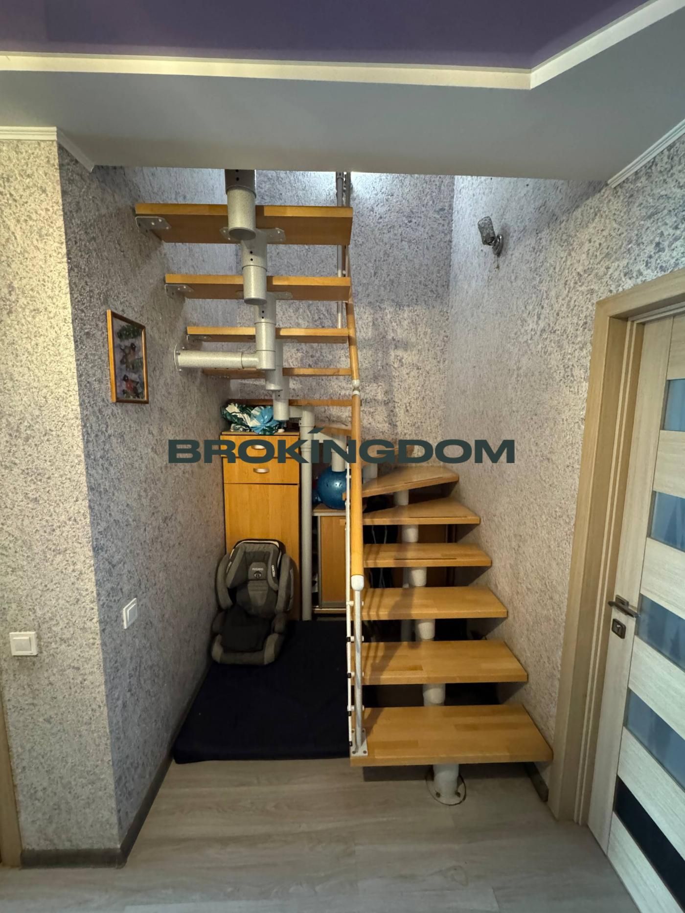Продам 5 кімнатну, двохрівневу квартиру в ЖК Львівський