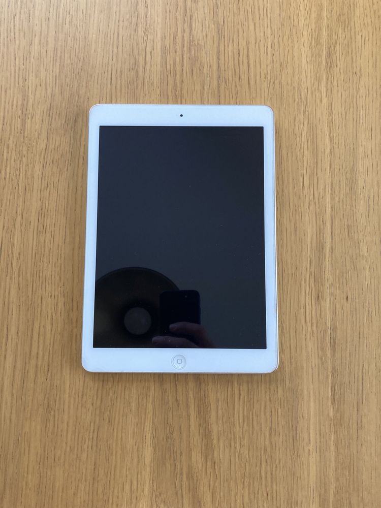 iPad Air 32GB kolor biały