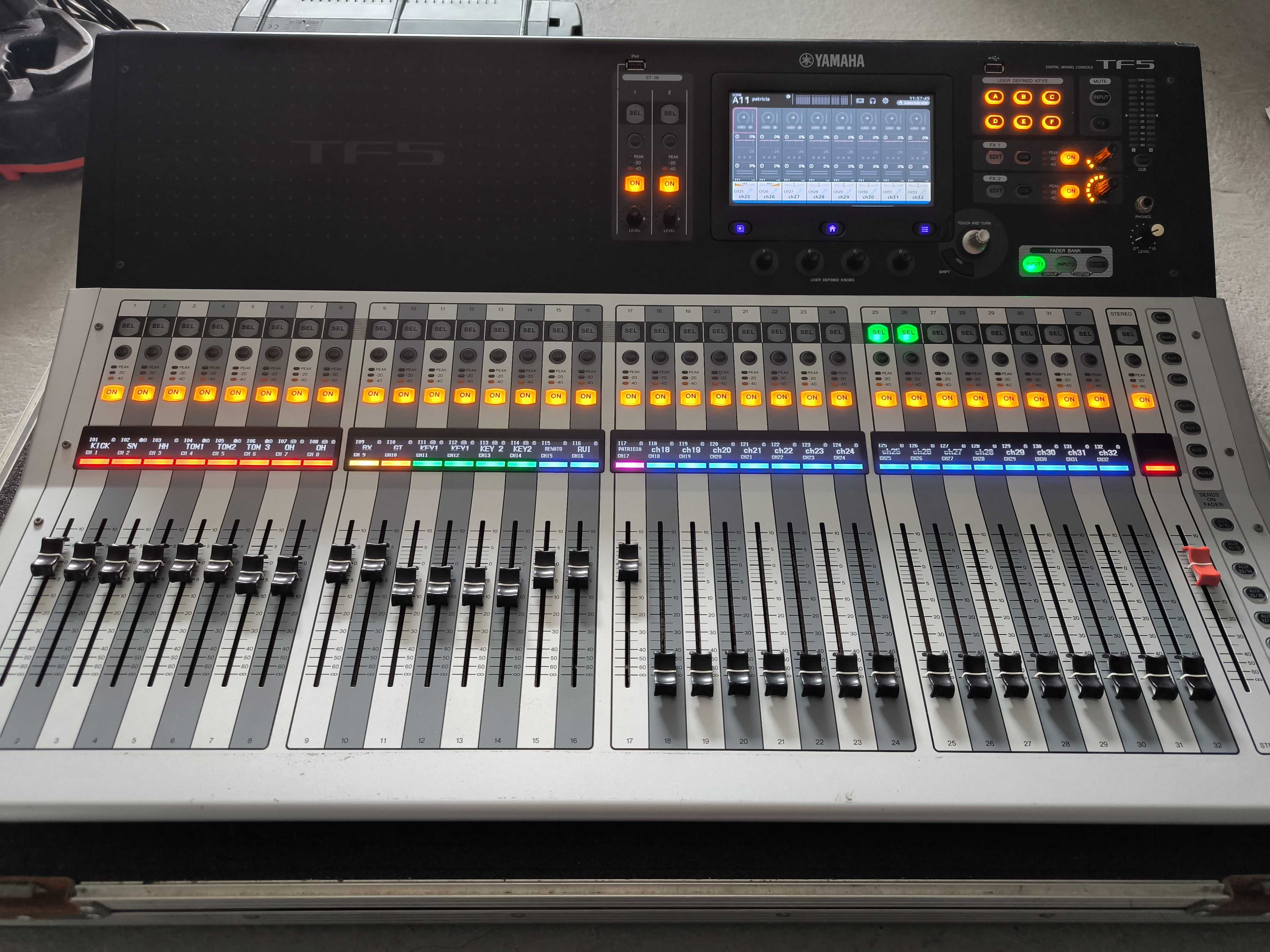 Mesa digital Yamaha TF5