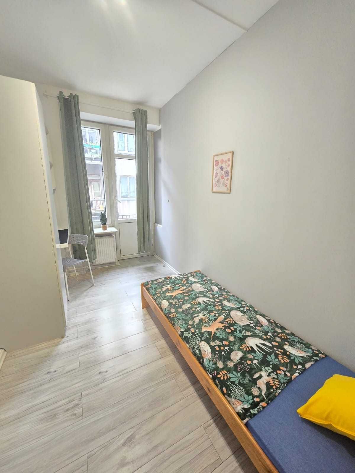 Pokój jednoosobowy z balkonem Al. Jerozolimskie 83/177