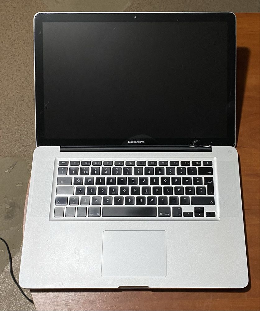 Ноутбук MacBook A1286 15"/ 4GB RAM/320GB HDD/ i5CPU! N2247