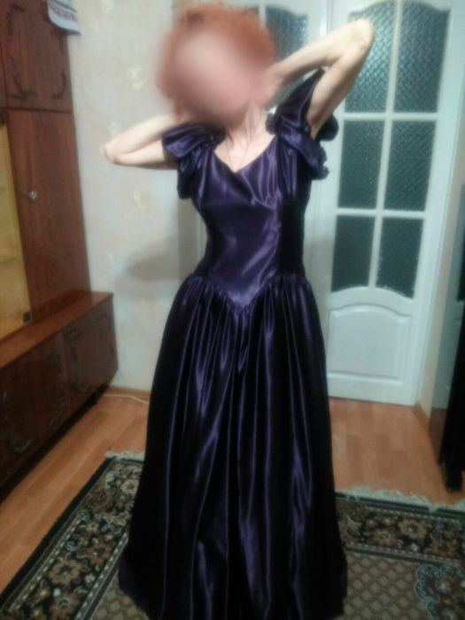 Фиолетовое красивое платье
