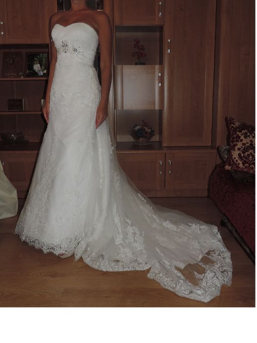 Piękna koronka suknia ślubna – kolor śmietankowy model Whitby