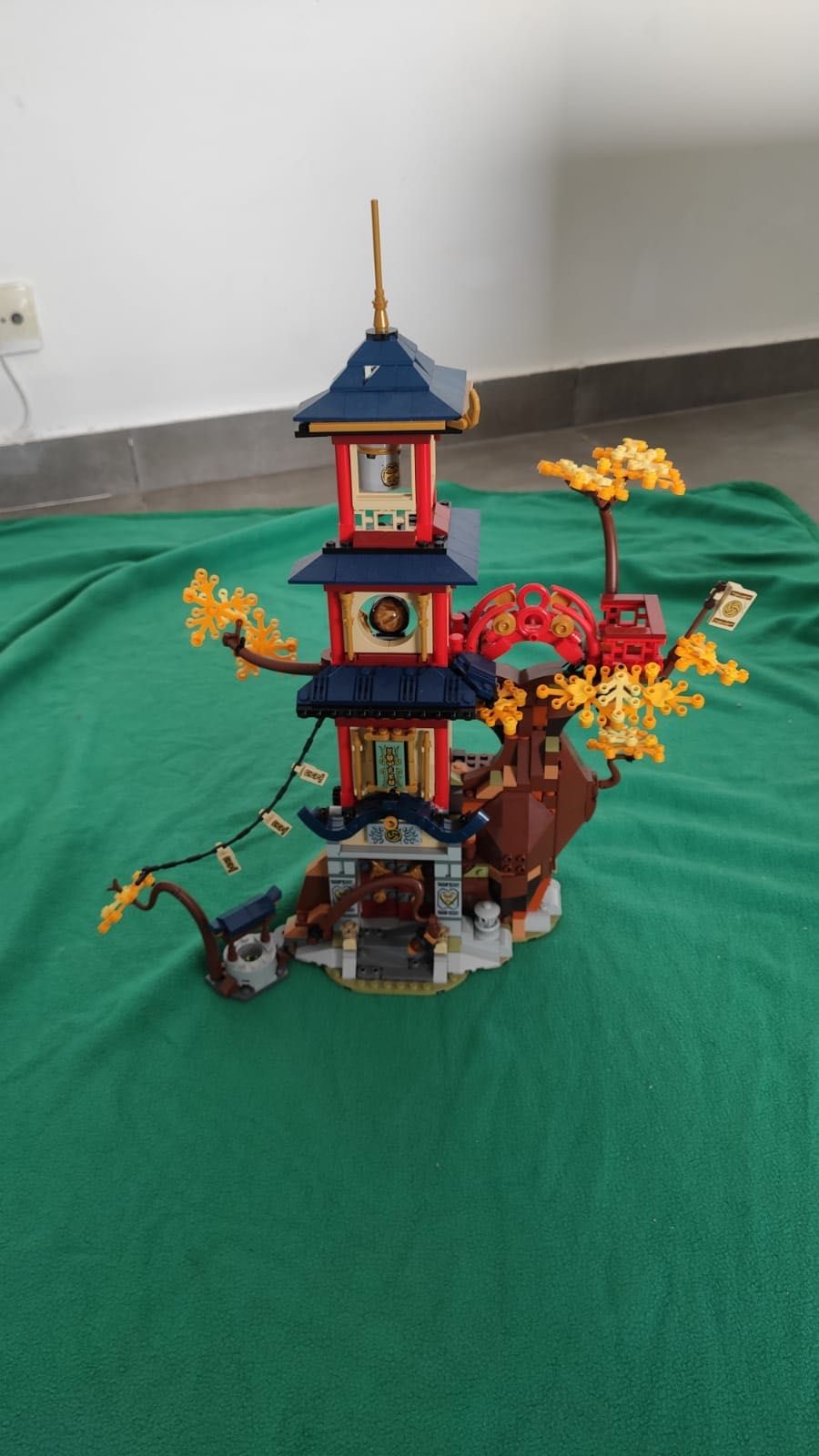 LEGOS montados (vários modelos)
