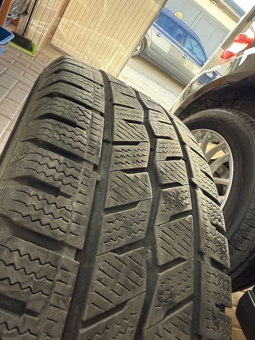 Продається 4 колеса 235.65.16с