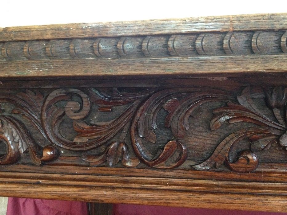 Старинный дубовый резной стол в стиле неоренессанс