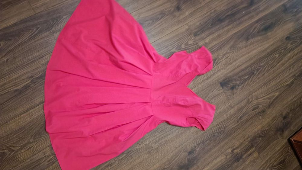 Жіночі речі 42-46 безкоштовно. САМОВИВІЗ