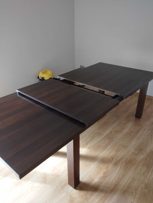 Stół do salonu drewniany