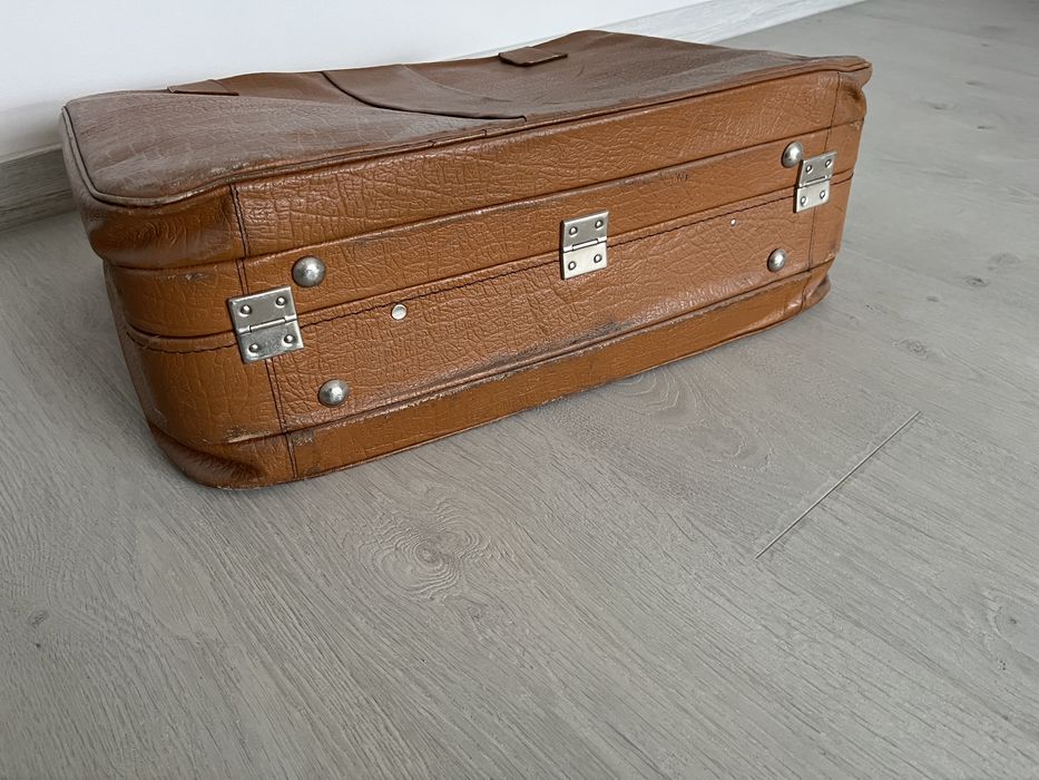 Walizka skórzana retro z 2 kluczykami