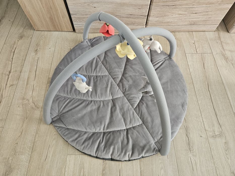 Mata z zabawkami dla niemowląt Ikea GULLIGAST