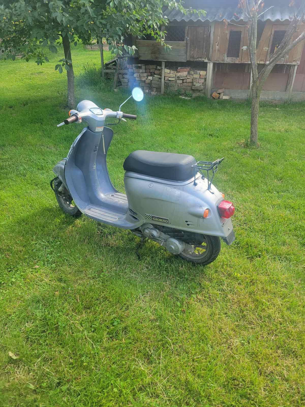 Продаю скутер Honda Giorno AF 24