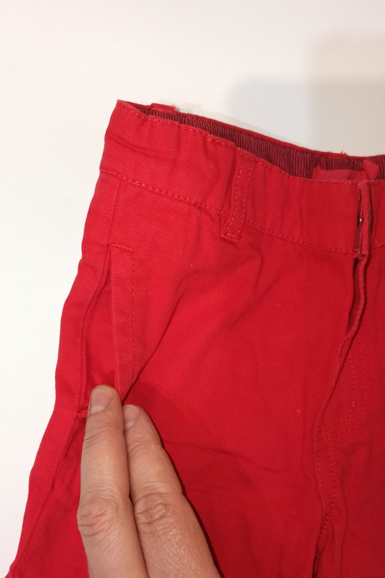 Стильные красные джинсы. новые!