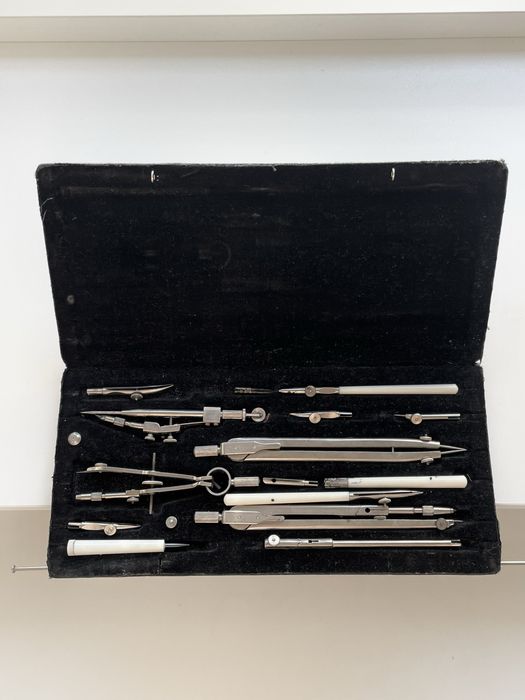 Zestaw kreślarski w etui Vintage