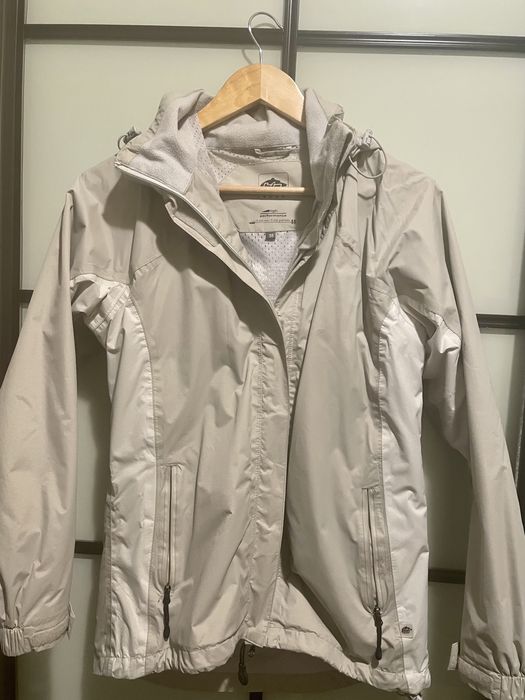 Куртки вітровки і теплі кофти