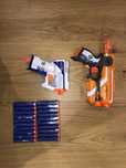 2 nerf, com colete, 20 balas