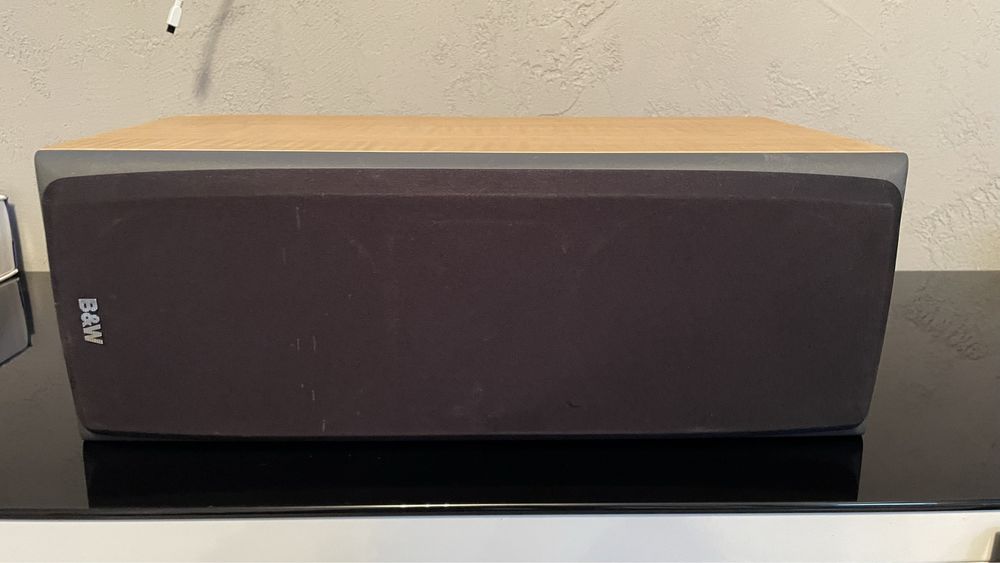Centralna kolumna głośnikowa Bowers & Wilkins LCR3
