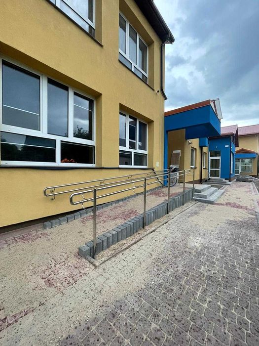 Poręcze - podjazdy dla osób niepełnosprawnych, balustrady