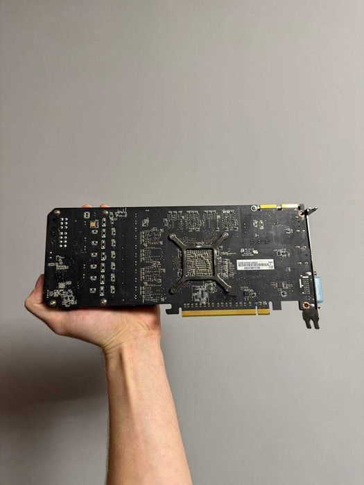 Ігрова відеокарта Asus Radeon HD 5870 1GB GDDR5