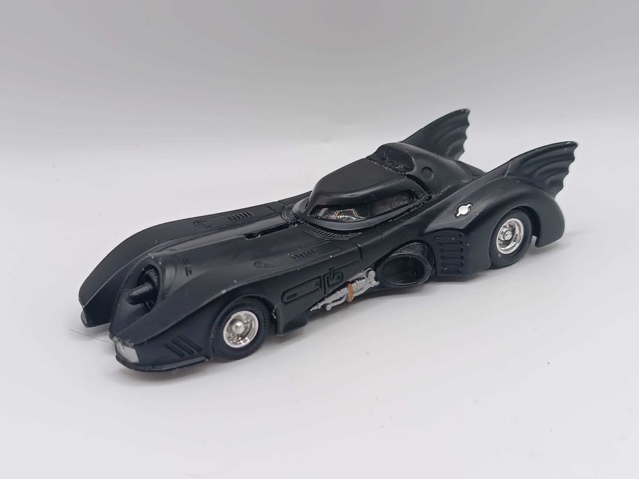 Samochód Hot Wheels 1:50 Batman Batmobile W3947
