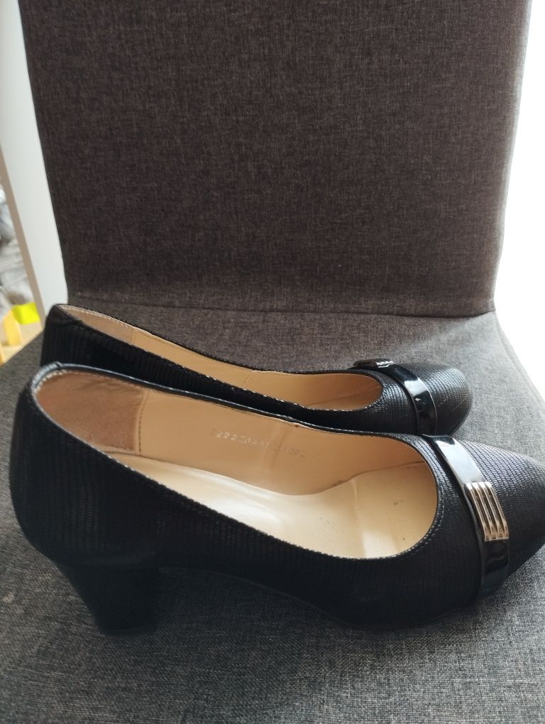 Buty 39 czólenka czarne