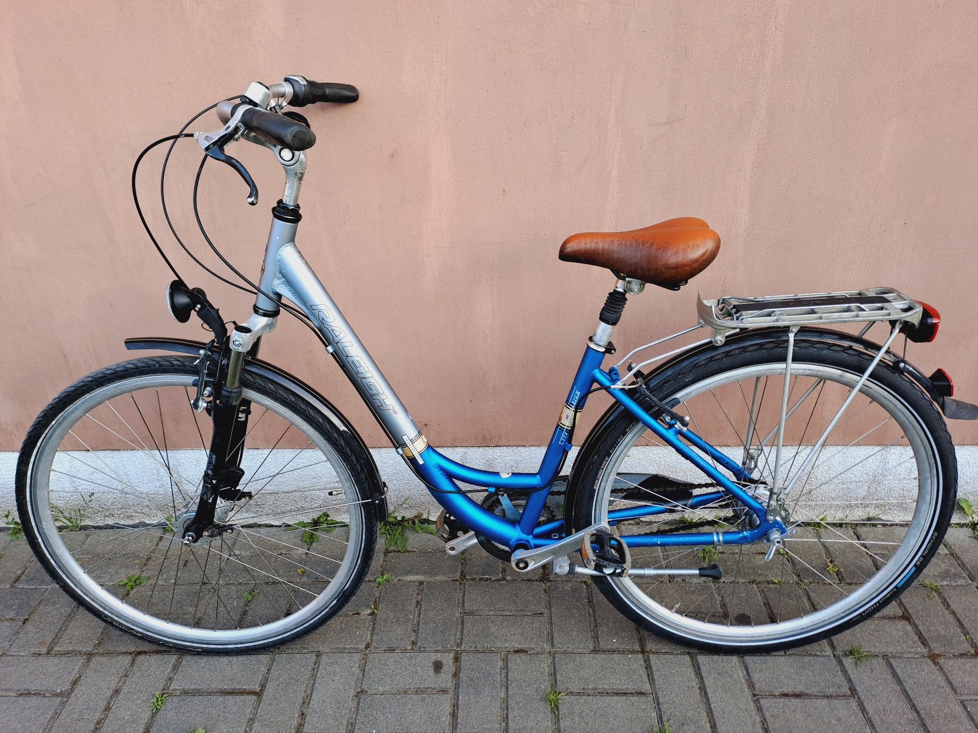 Велосипед дамський ,Raleigh  на 28"колесах з Німеччини б/в