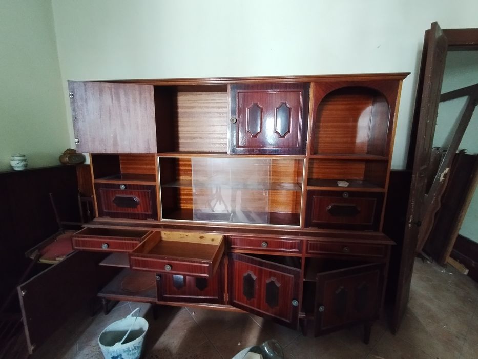Vendo mobiliário antigo em bom estado