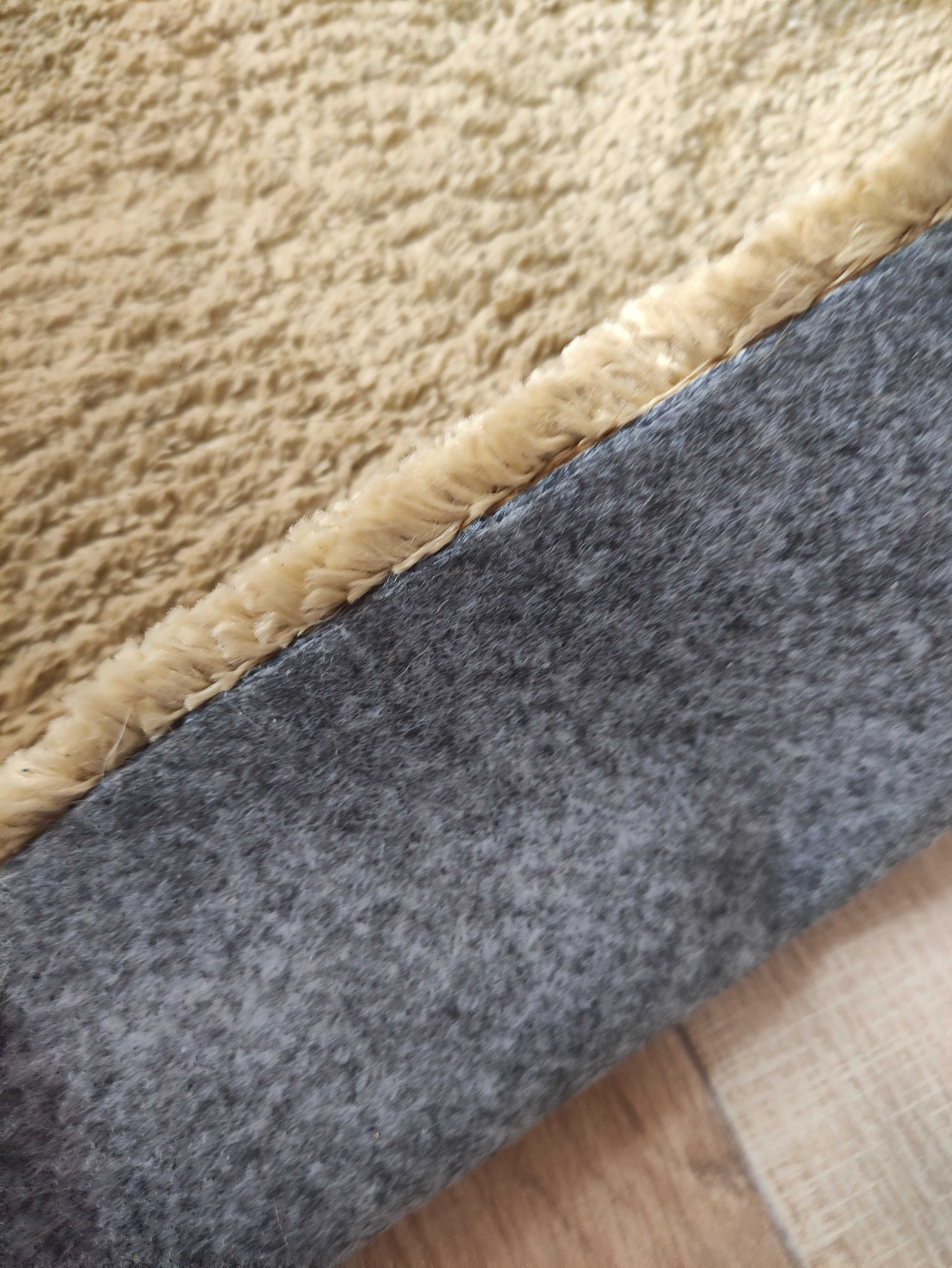 Pack de 2 tapetes 140 cm x 200 cm (dão para cortar com uma tesoura)