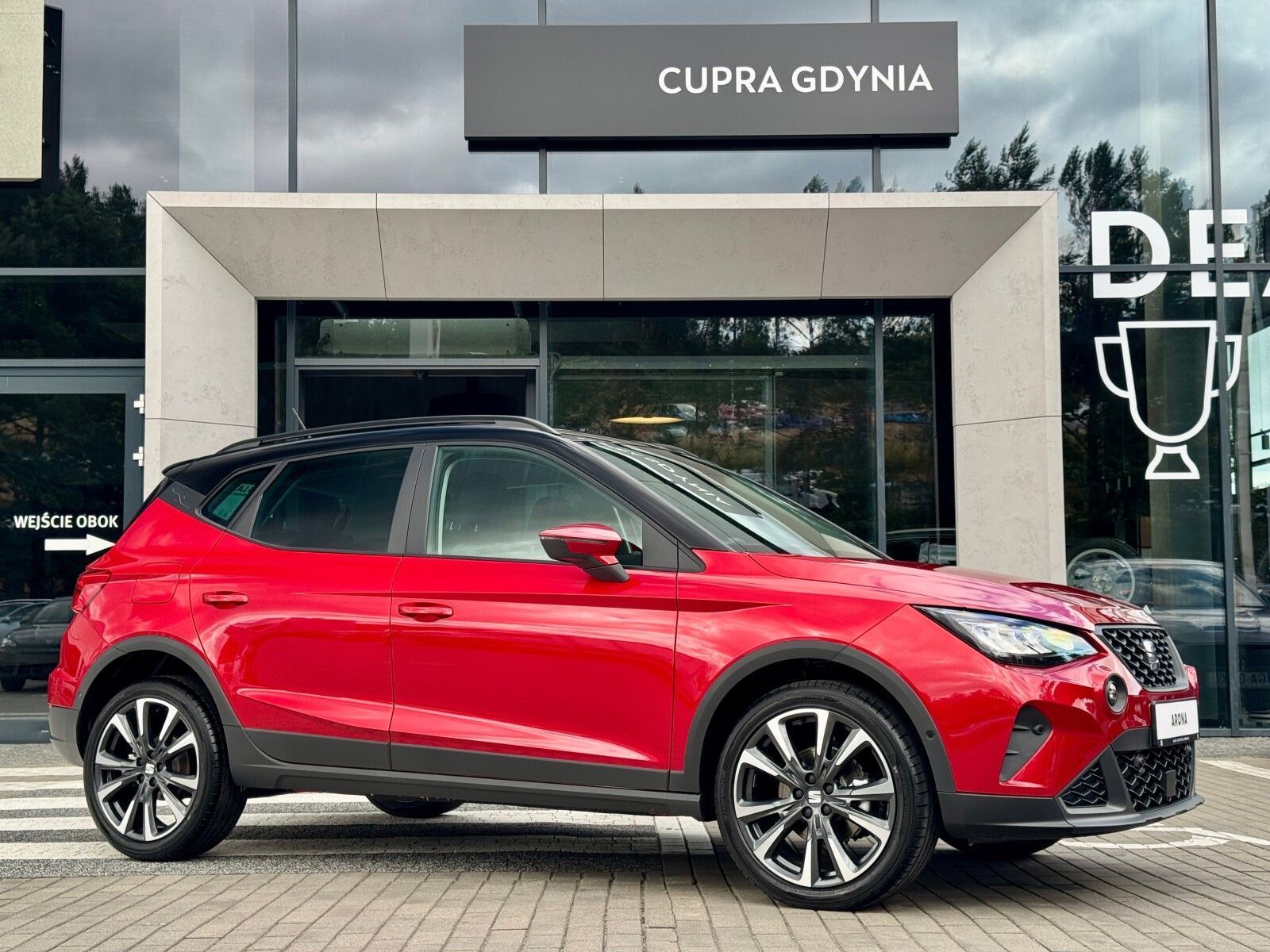 Seat Arona czujniki parkowania przód tył kamera cofania czujnik deszczu zmierzchu
