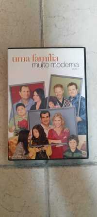 Uma família Moderna - 1.ª temporada Modern Family