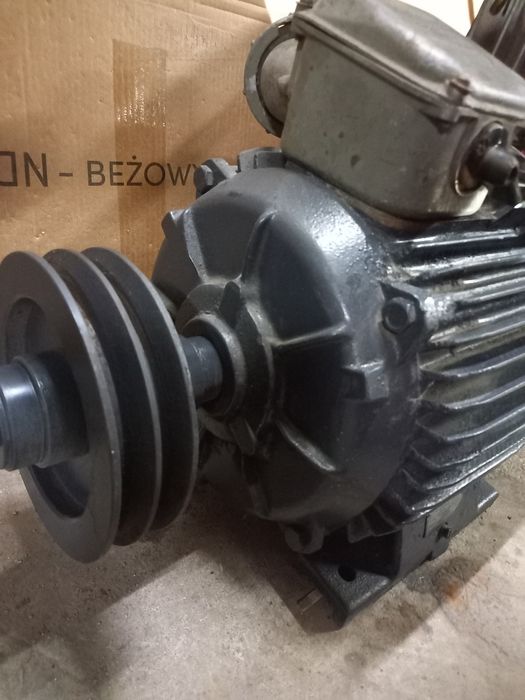 Sprzedam silnik elektryczny 11 KW,  1460 obrotów na minutę
